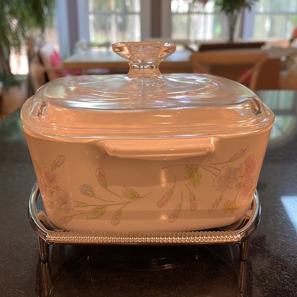 "Pastel Bouquet" - 1.5L / 1.5 QT CorningWare Casserole with Lid (A-9-C) - Picture 8 of 10